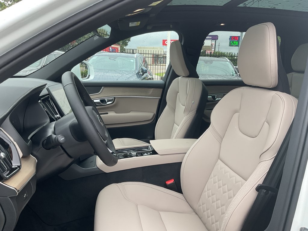 New 2027 Volvo XC90 B5 Core AWD/4WD image 12