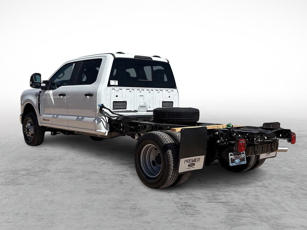 New 2026 Ford F350 4x4 Crew Cab DRW Super Duty image 7