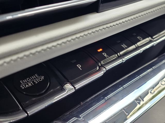 Used 2025 Lincoln Aviator AWD w/ Jet Appearance Package image 17