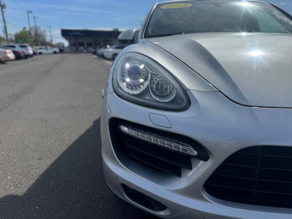 Used 2011 Porsche Cayenne Turbo AWD/4WD image 16