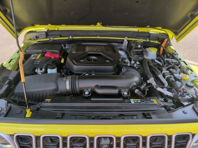 Certified 2024 Jeep Wrangler Unlimited Sahara w/ Technology Group AWD/4WD image 23