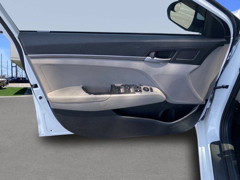 Used 2017 Hyundai Elantra SE FWD image 17