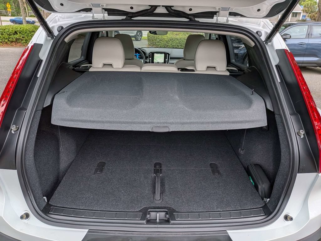 Certified 2026 Volvo XC40 B5 Plus AWD/4WD image 12