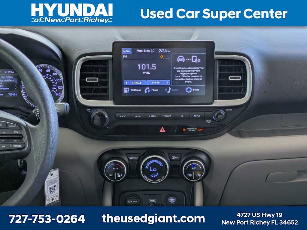Used 2020 Hyundai Venue SEL image 18