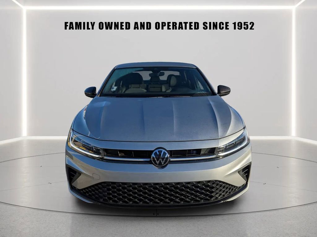 Certified 2025 Volkswagen Jetta Sport image 8