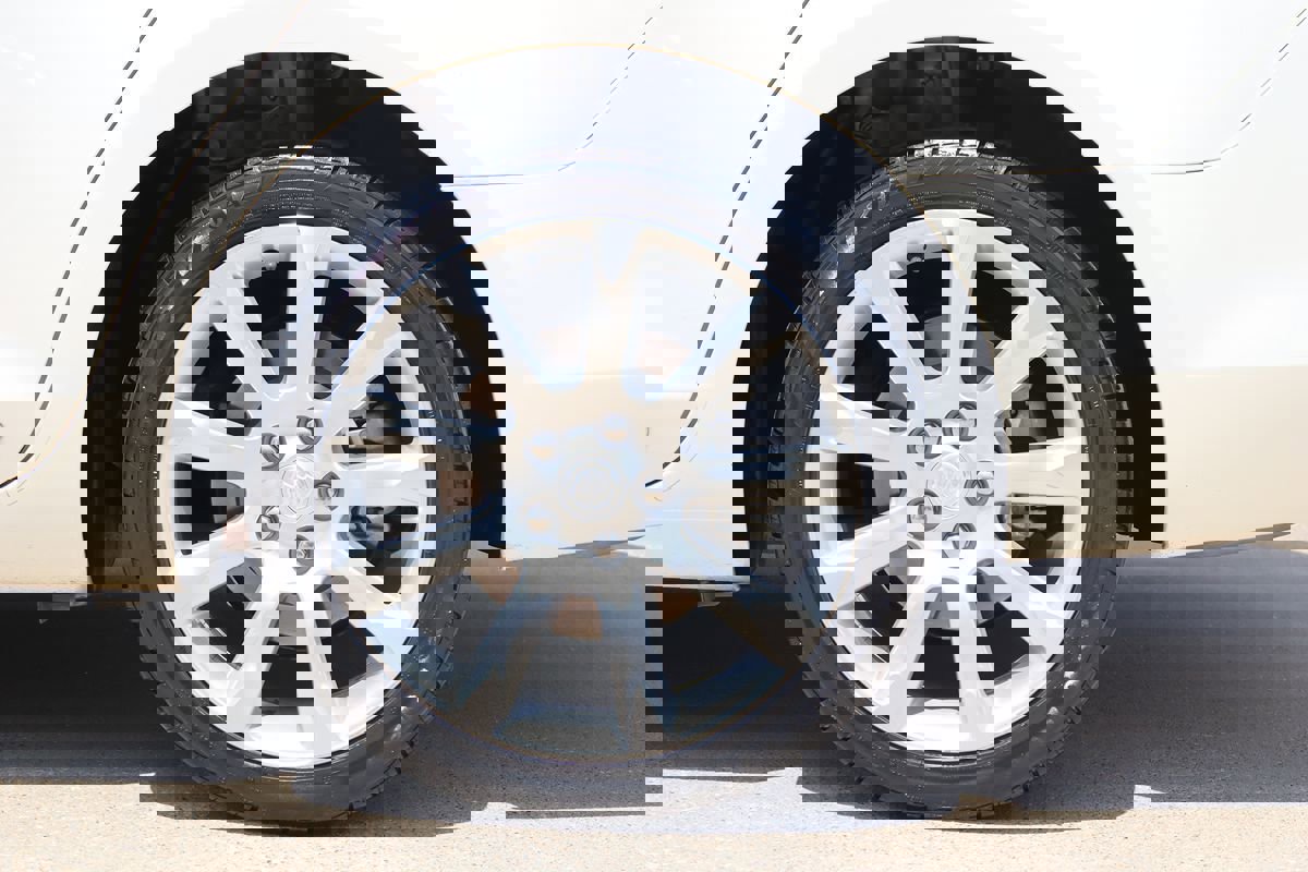 Used 2012 Buick LaCrosse Touring image 37