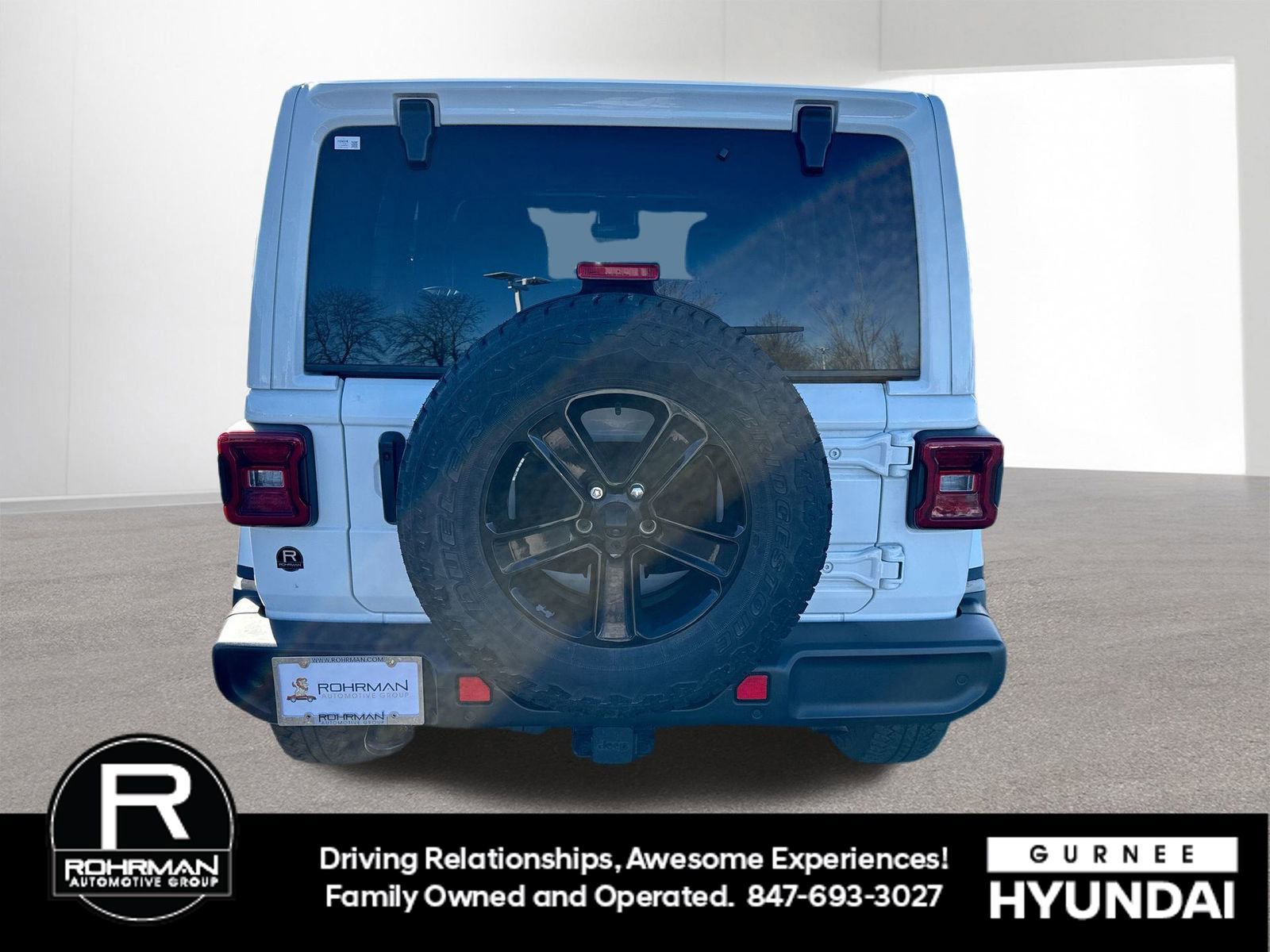 Used 2021 Jeep Wrangler Unlimited Sahara image 9