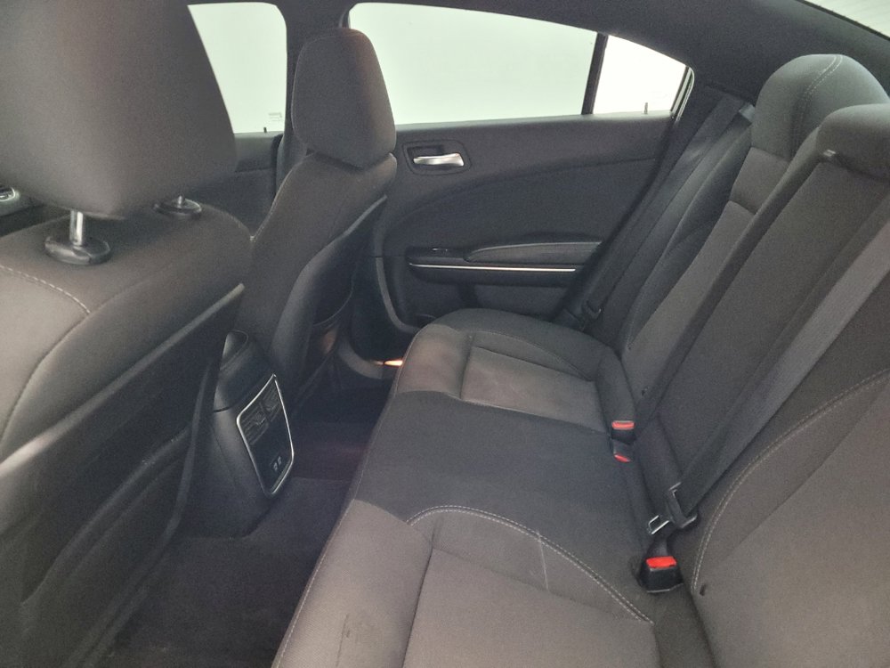 Used 2018 Dodge Charger SXT image 18