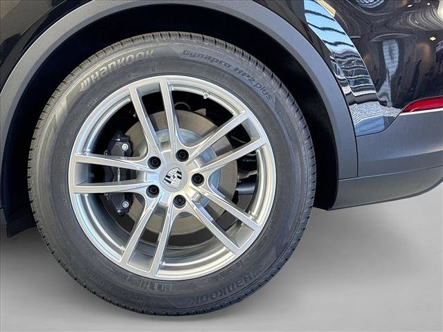 Used 2025 Porsche Cayenne Coupe AWD/4WD image 23