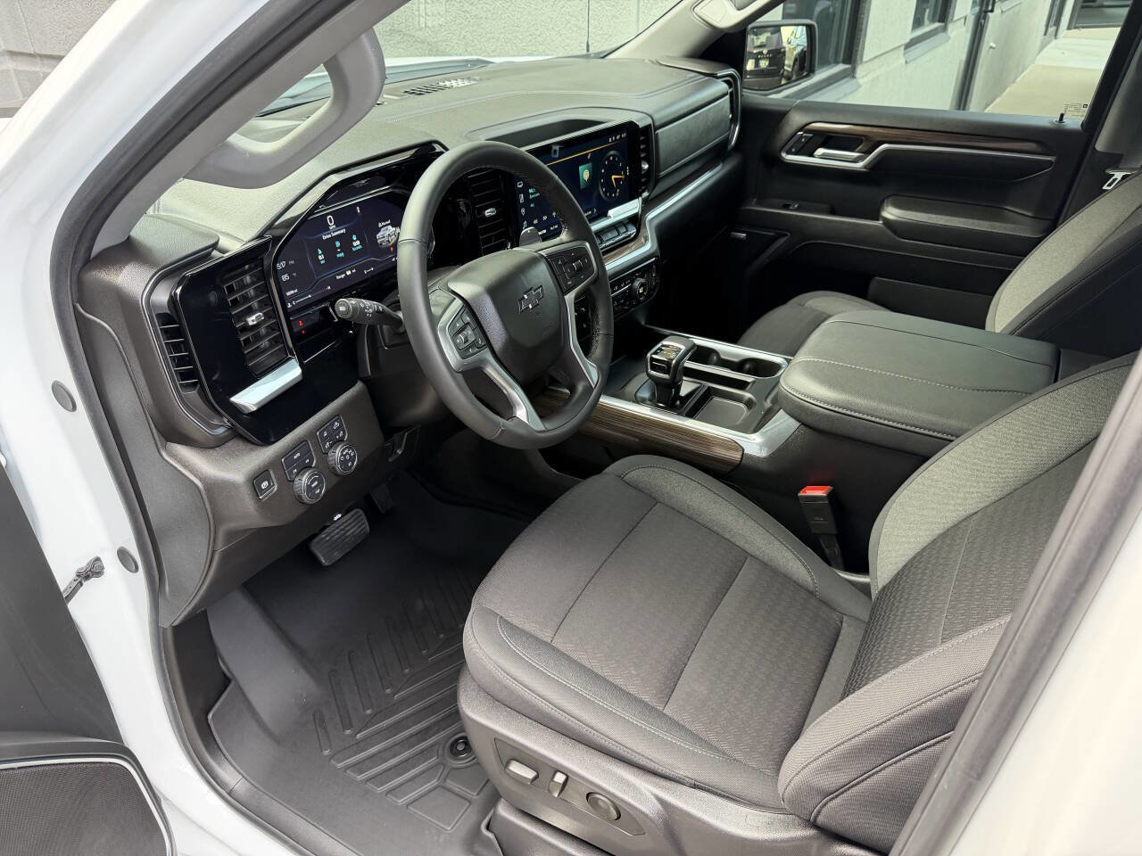 Used 2024 Chevrolet Silverado 1500 RST w/ Rally Edition image 15