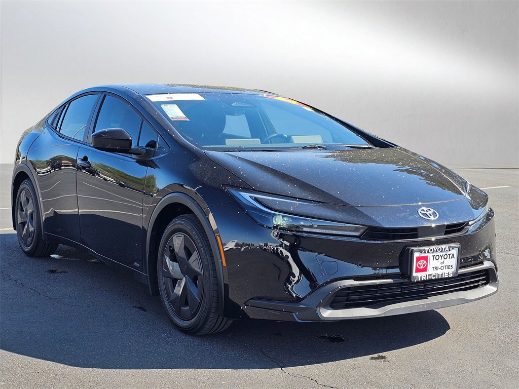 Used 2024 Toyota Prius LE image 65