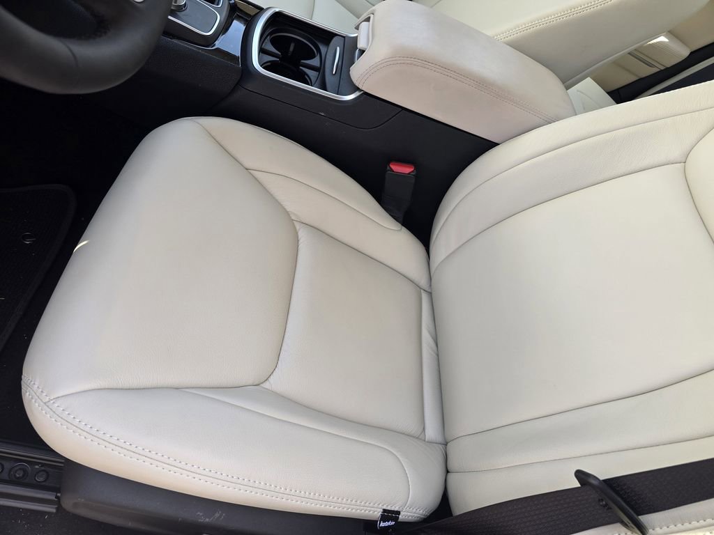 Used 2023 Chrysler 300 Touring w/ Sport Appearance Package image 26