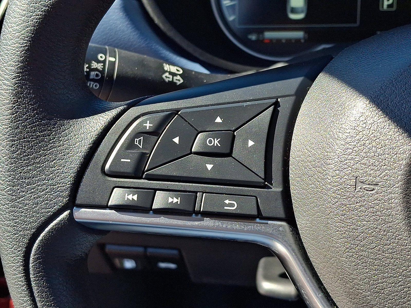Certified 2025 Nissan Versa SV w/ Trunk Package FWD image 22