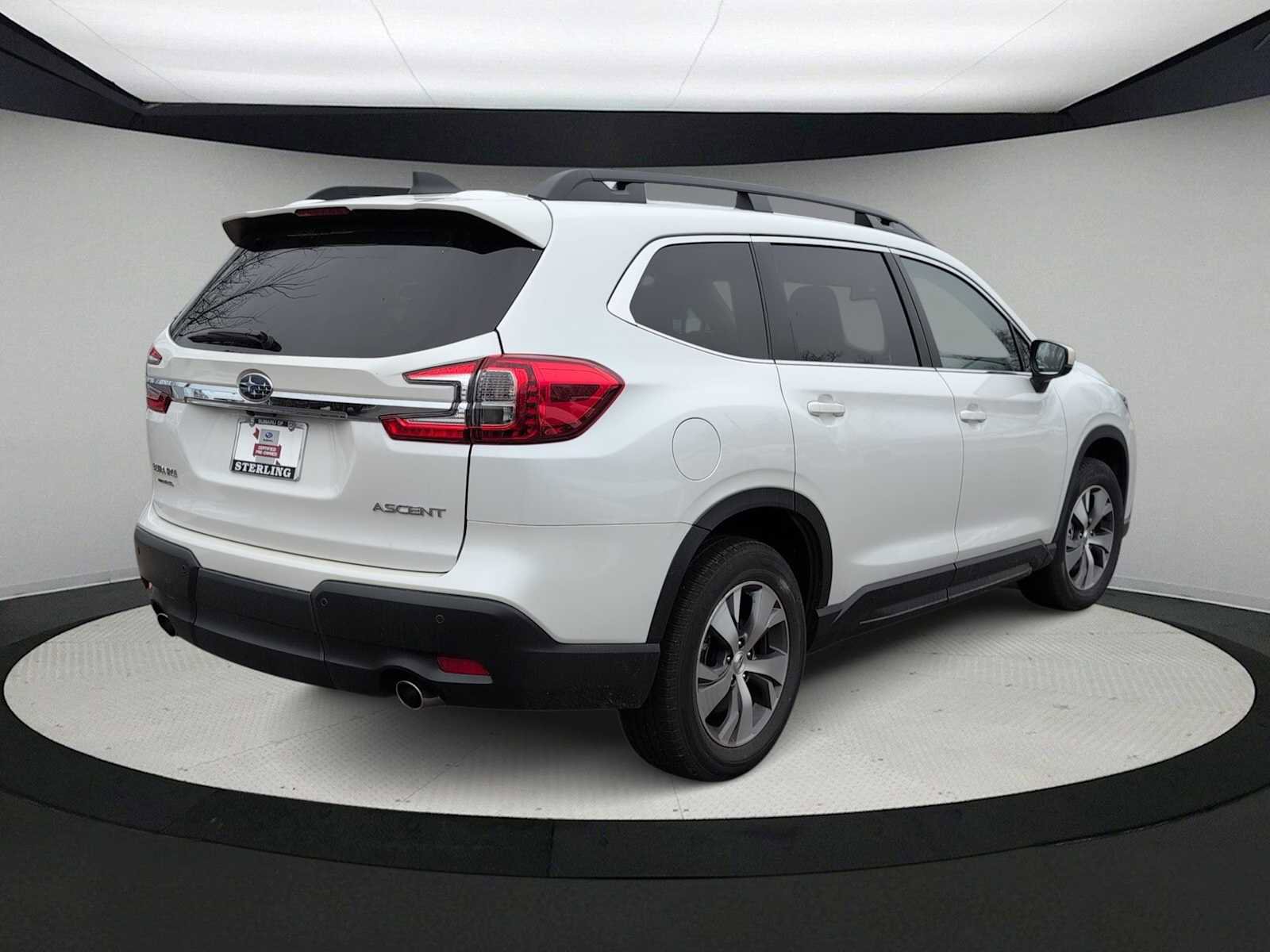 Used 2025 Subaru Ascent Premium image 8