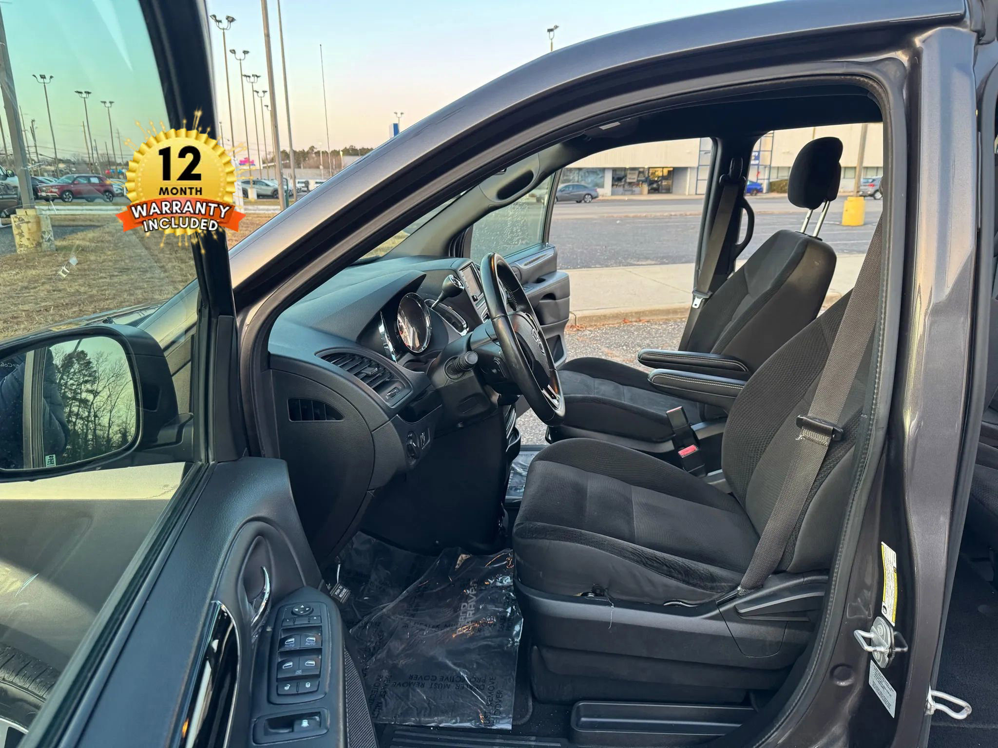 Used 2017 Dodge Grand Caravan SE image 9