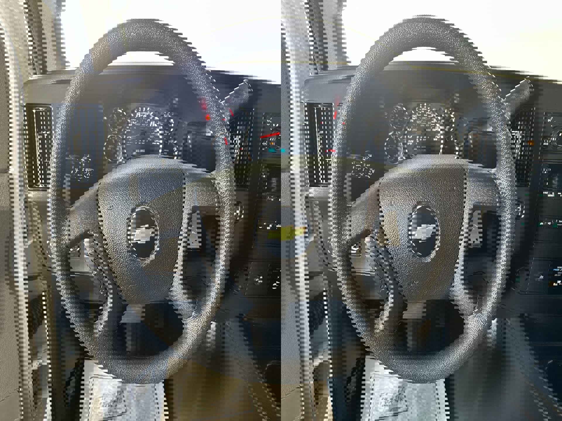 Used 2022 Chevrolet Express 2500 w/ Driver Convenience Package image 18