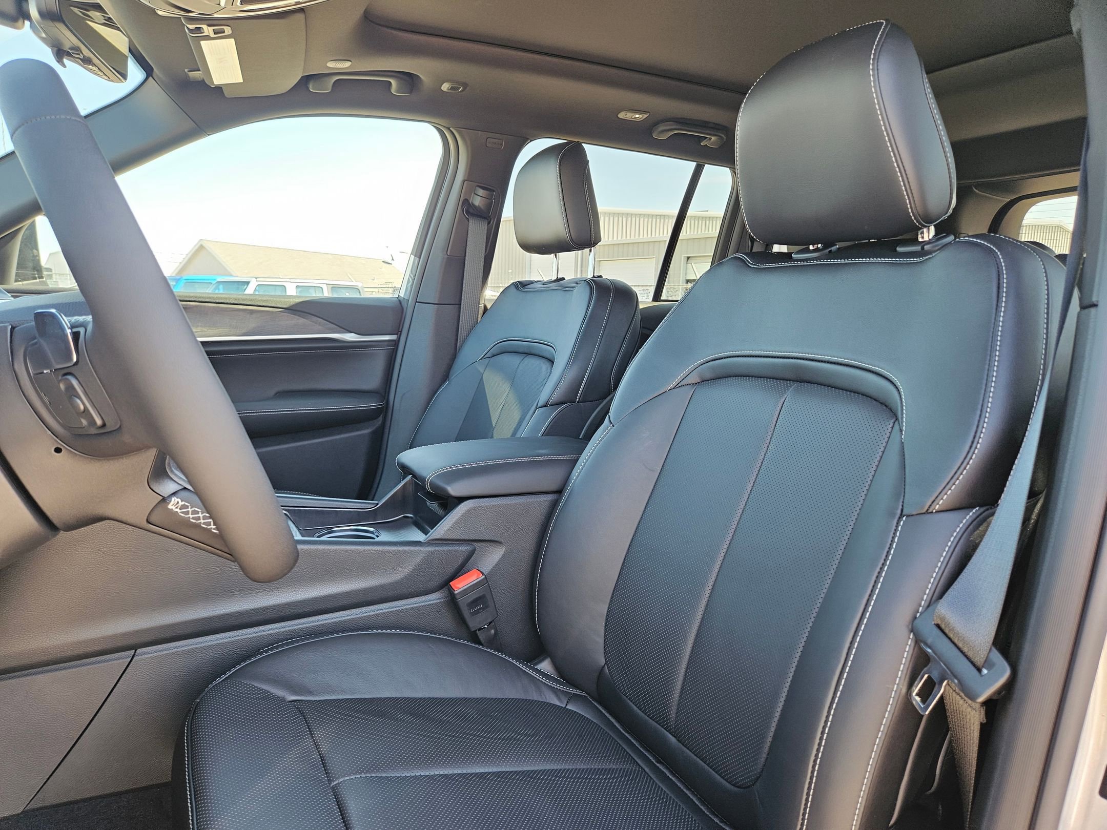 New 2026 Jeep Grand Cherokee Limited Reserve image 12