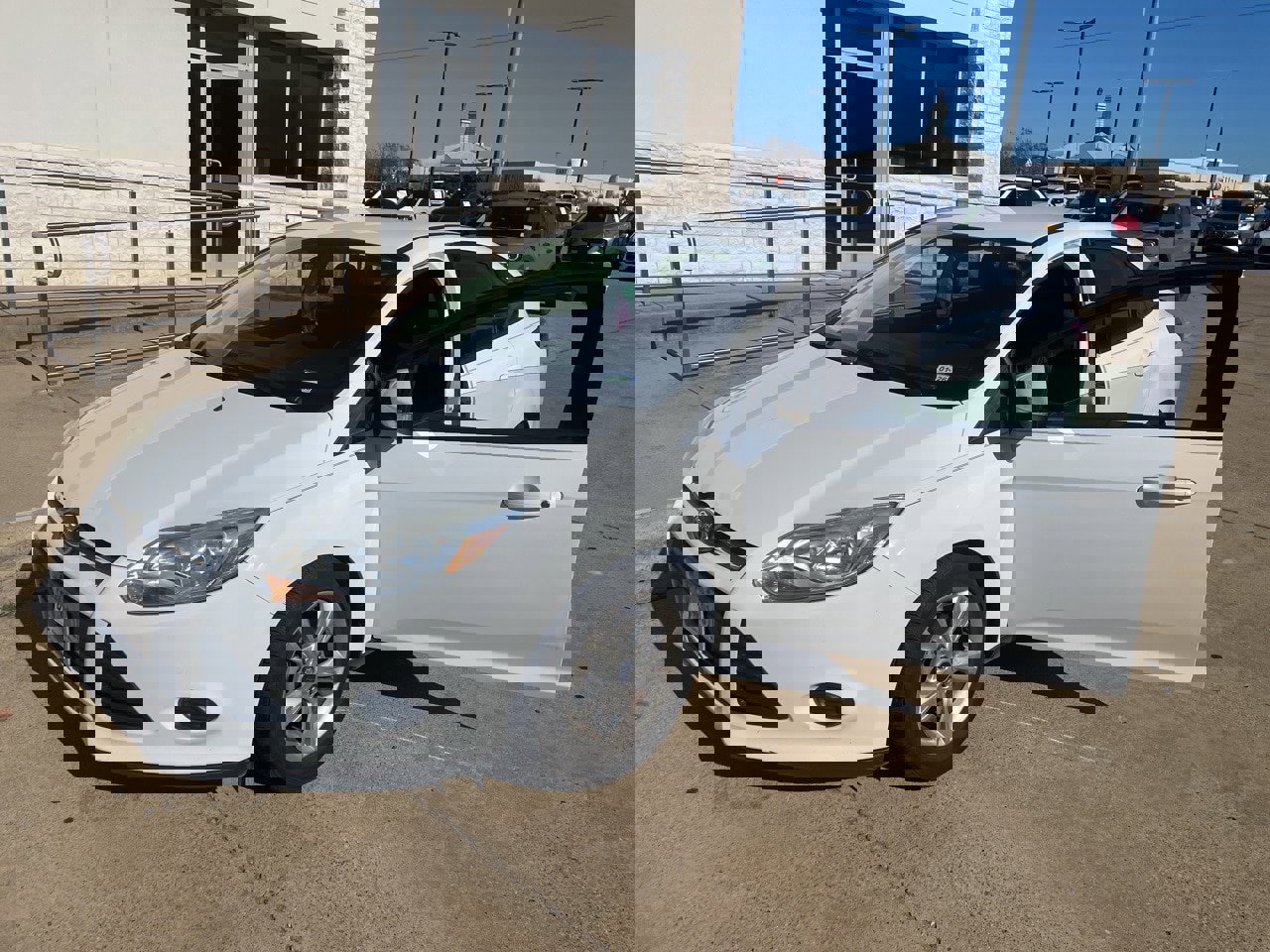 Used 2014 Ford Focus SE image 1