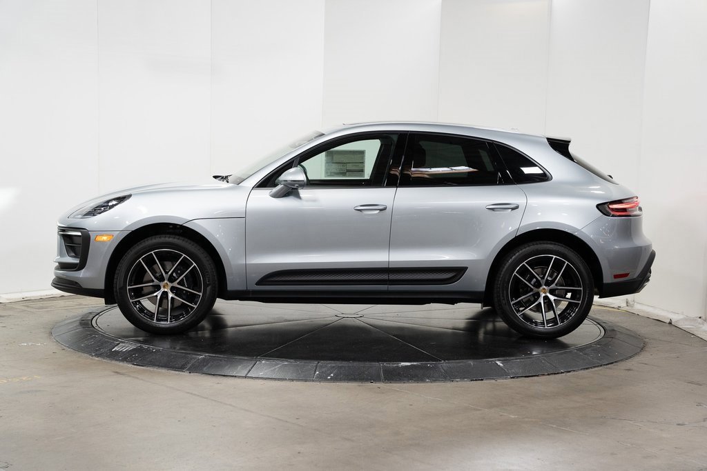 Used 2024 Porsche Macan image 2