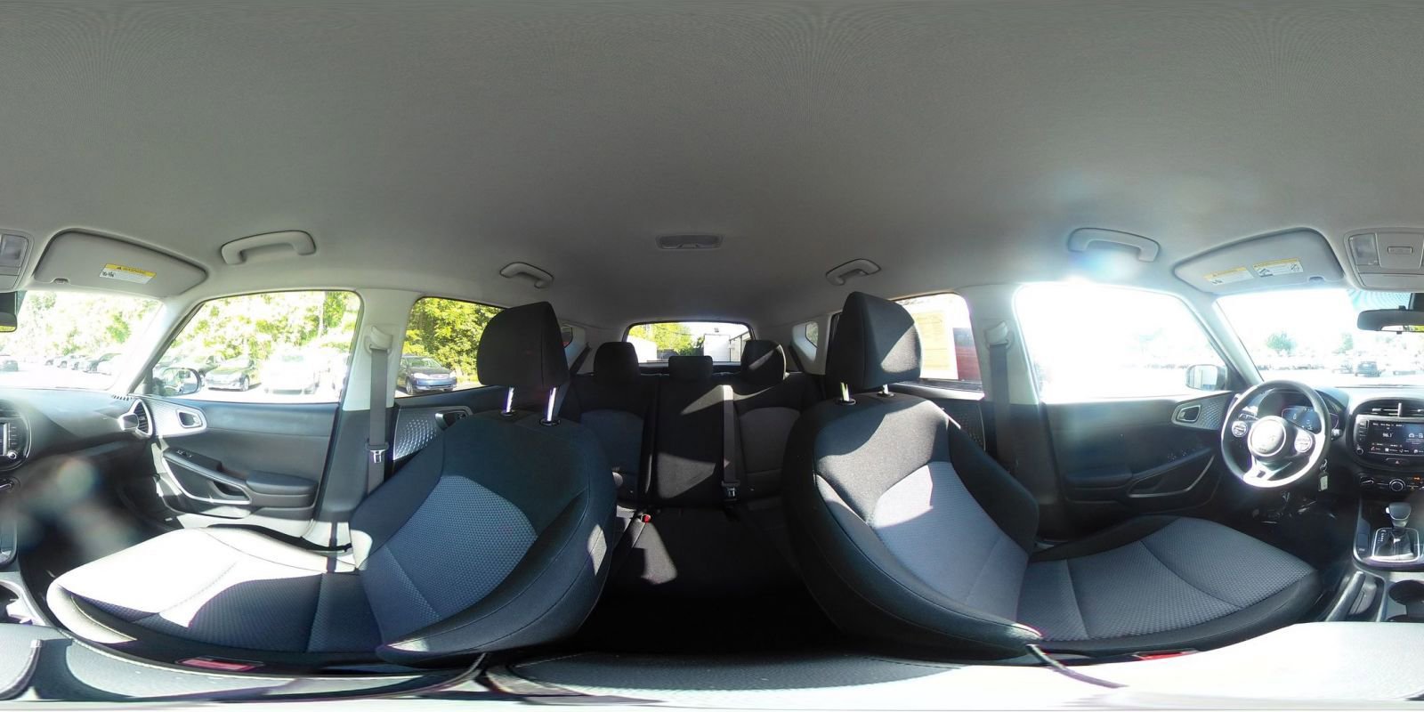 Used 2025 Kia Soul LX w/ LX Technology Package FWD image 37