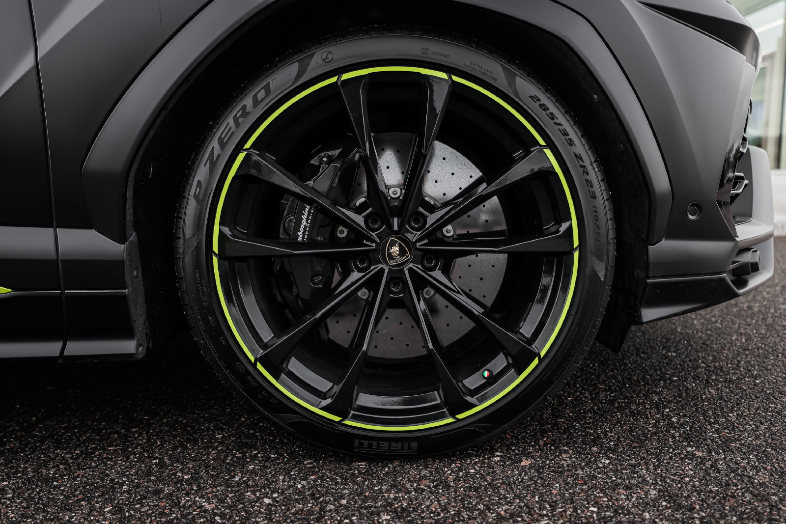 Used 2022 Lamborghini Urus AWD/4WD image 16