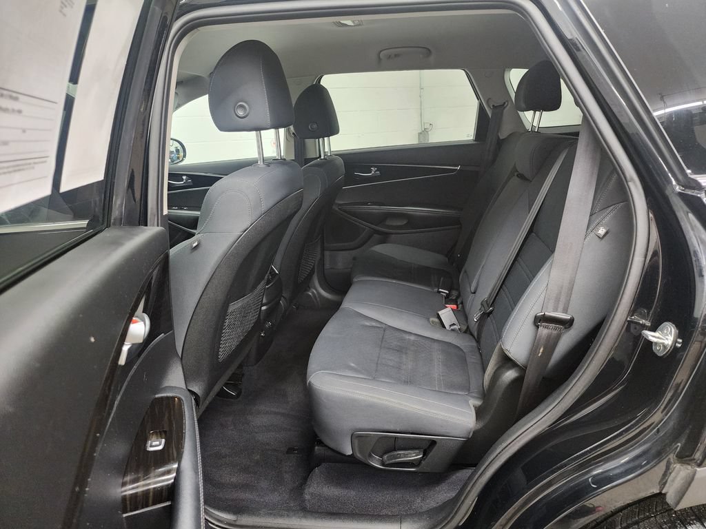 Used 2020 Kia Sorento LX FWD image 23