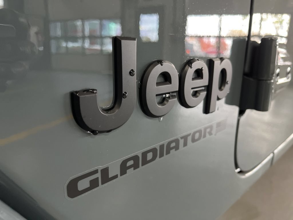New 2026 Jeep Gladiator Sport AWD/4WD image 17