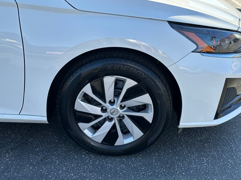 Used 2025 Nissan Altima 2.5 S FWD image 13