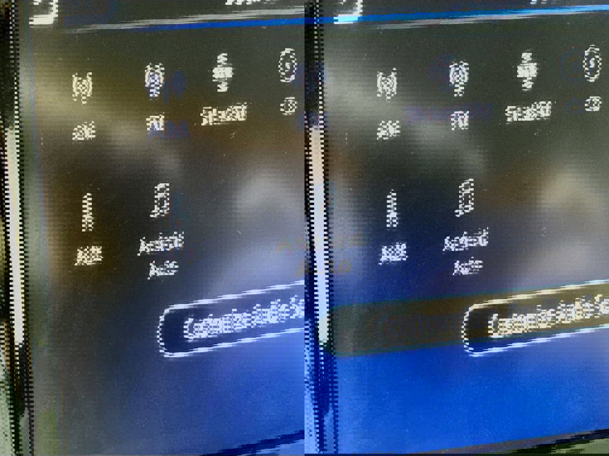 Used 2022 Nissan Rogue Sport SV image 2