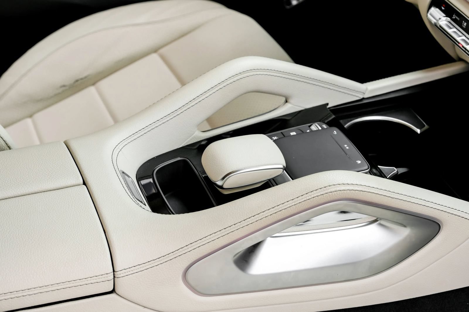Used 2021 Mercedes-Benz GLE 350 w/ Premium Package image 30