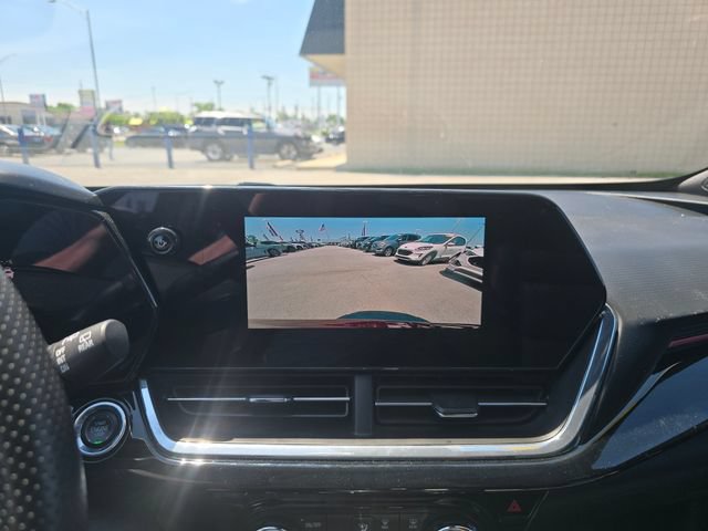 Used 2024 Chevrolet Trax RS w/ Sunroof Package FWD image 18