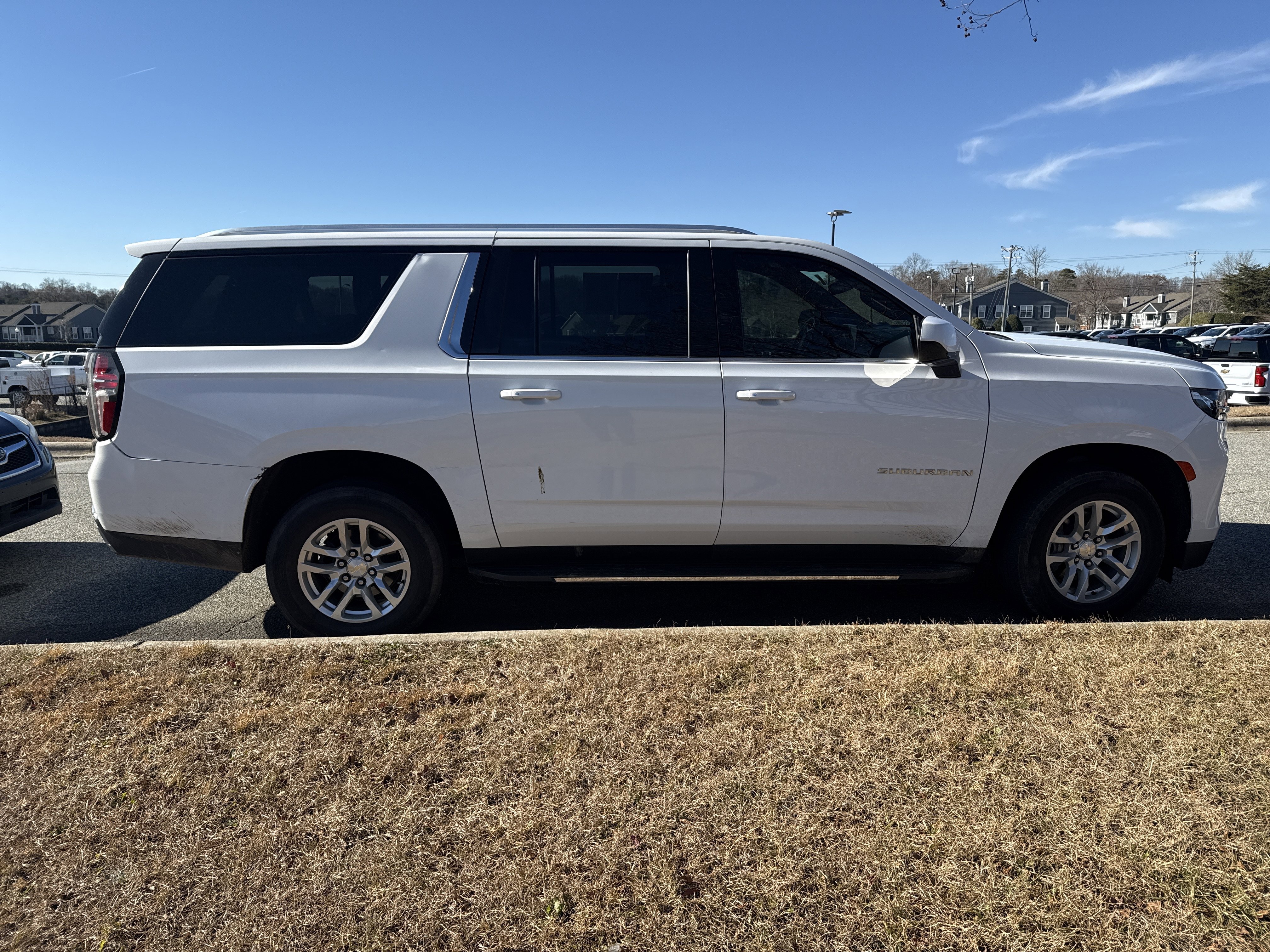 Used 2021 Chevrolet Suburban LT image 11
