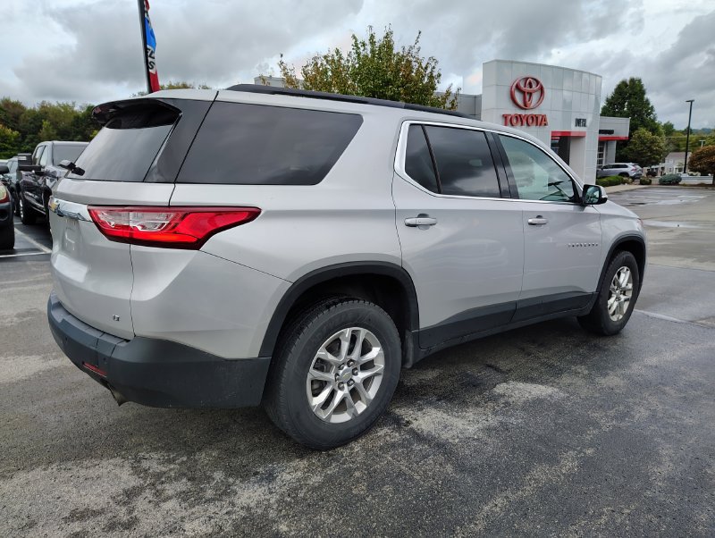 Used 2020 Chevrolet Traverse LT FWD image 4
