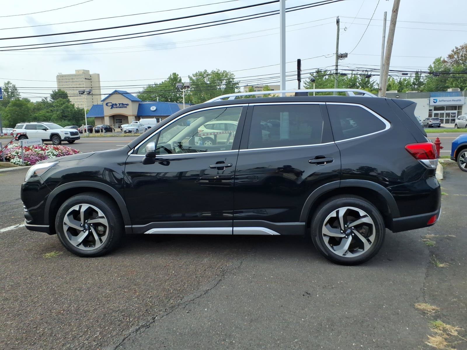 Used 2023 Subaru Forester Limited AWD/4WD image 7