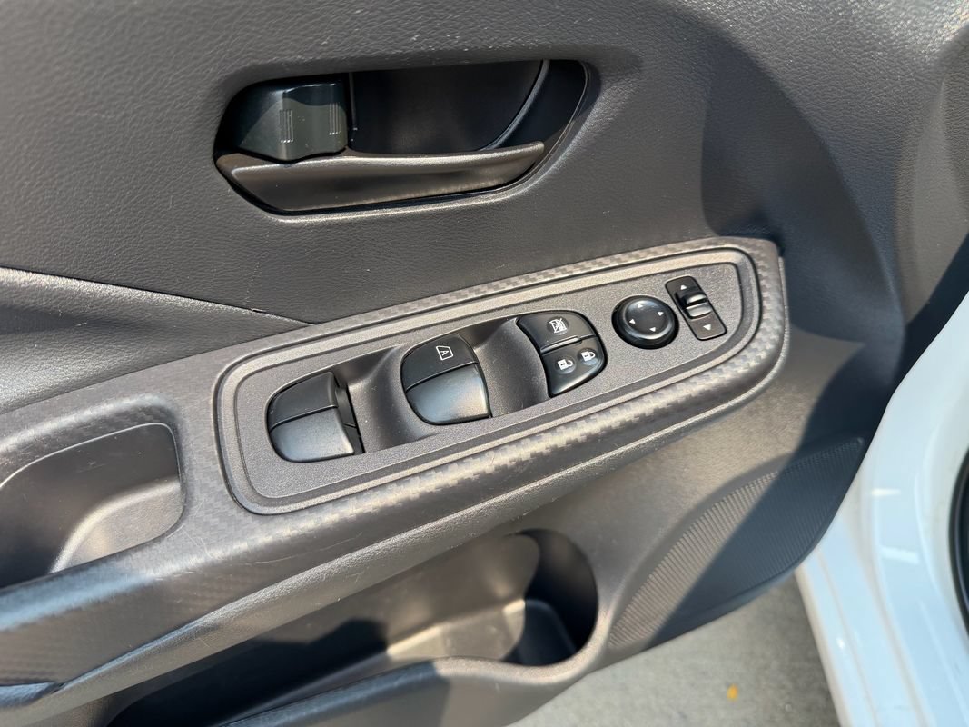 Used 2021 Nissan Versa S FWD image 19