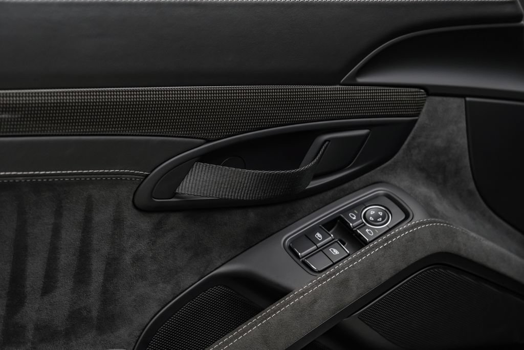 Used 2018 Porsche 911 GT2 RS RWD image 40