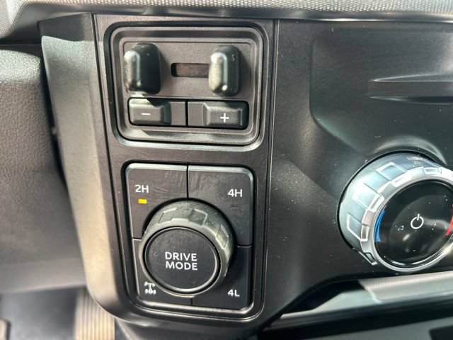 Used 2025 Ford F350 Platinum w/ FX4 Off-Road Package AWD/4WD image 29