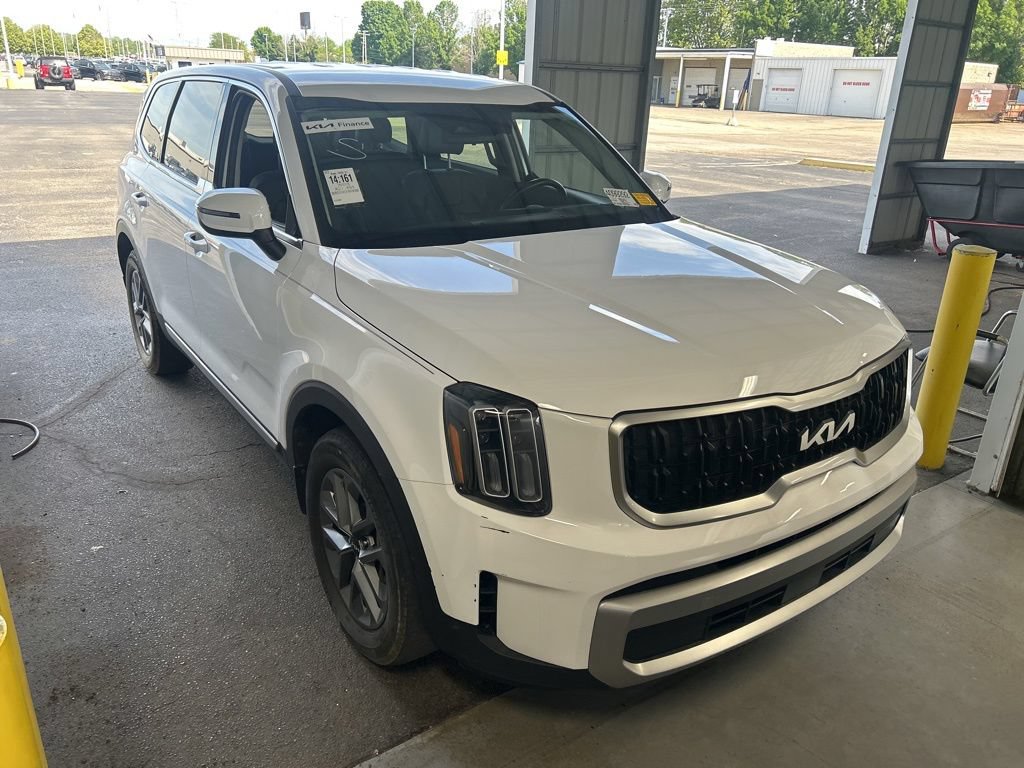 Used 2023 Kia Telluride LX