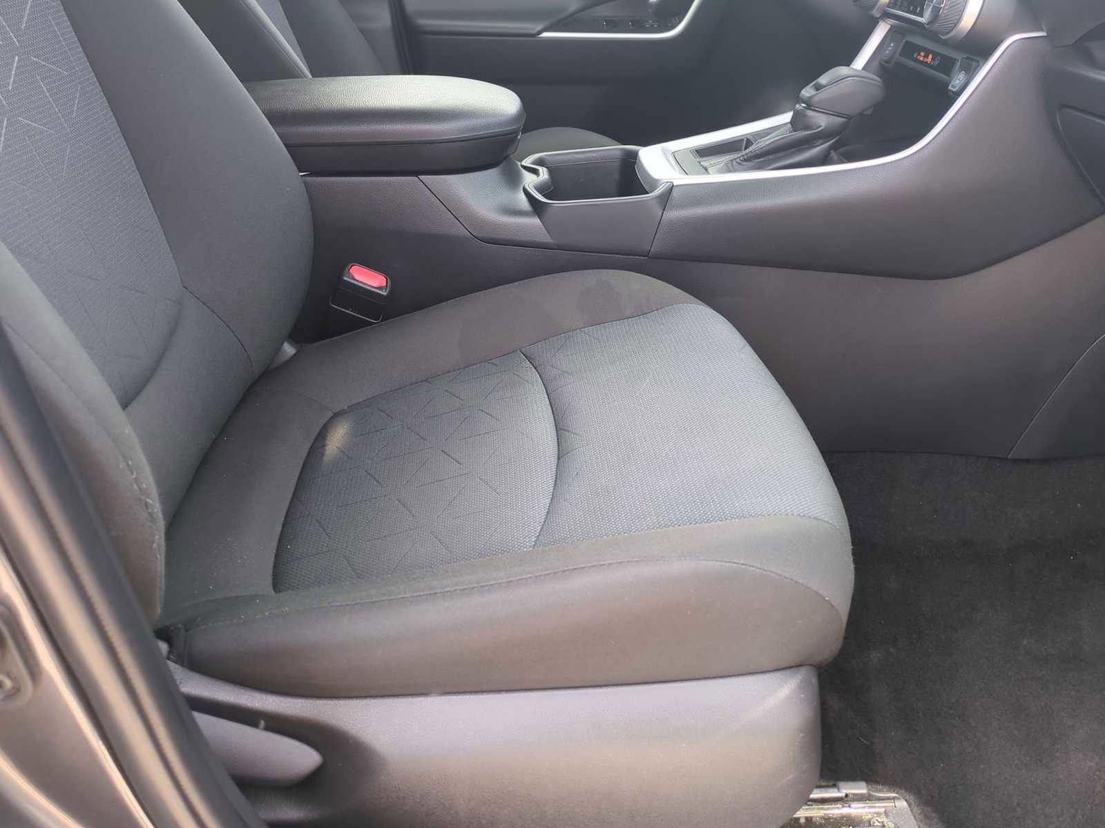 Used 2024 Toyota RAV4 XLE image 27