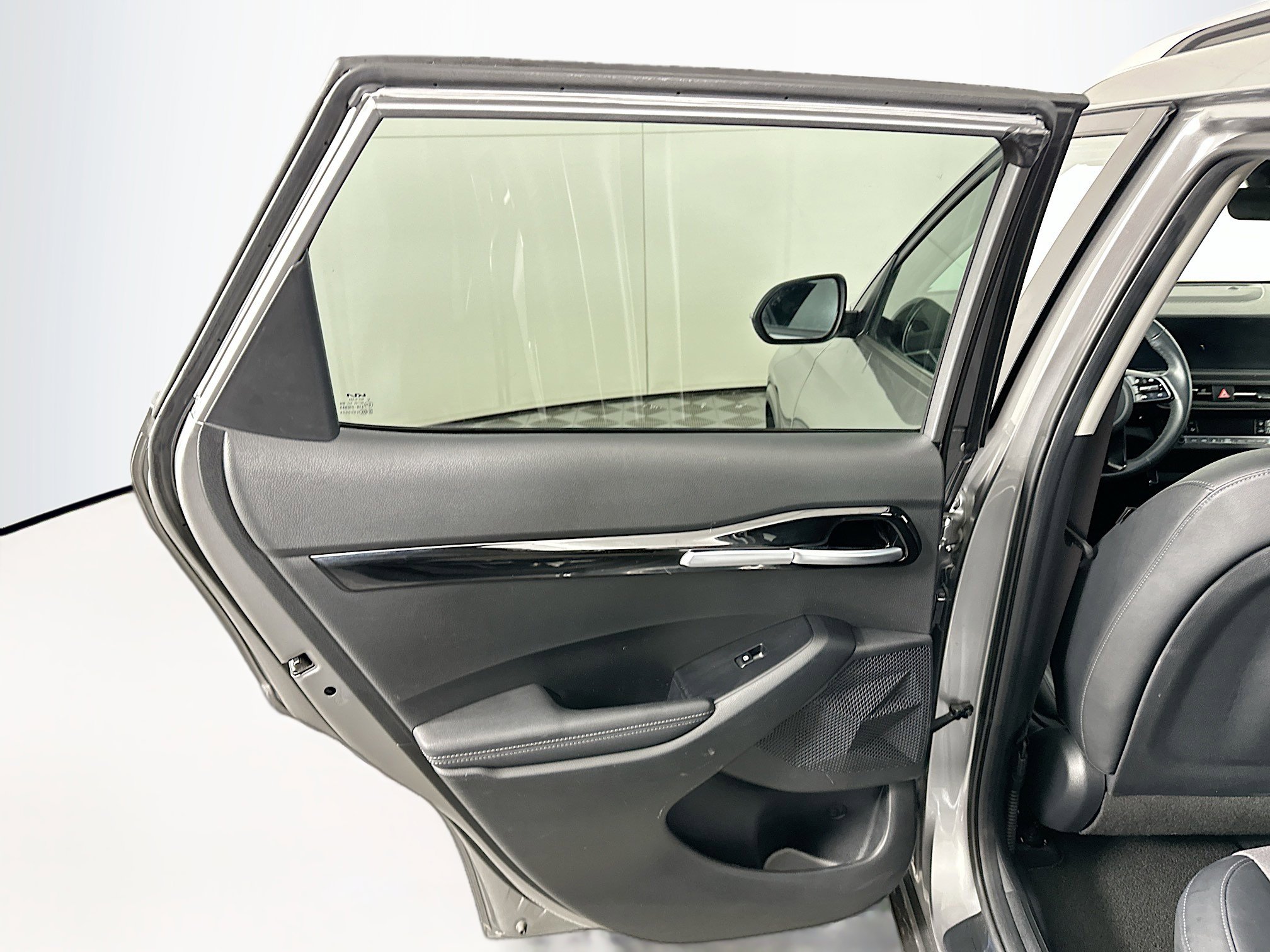 Used 2025 Kia Seltos S FWD image 25