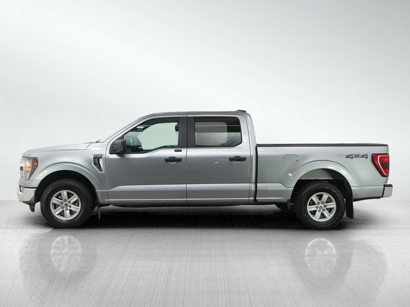 Used 2023 Ford F150 XLT AWD/4WD image 2