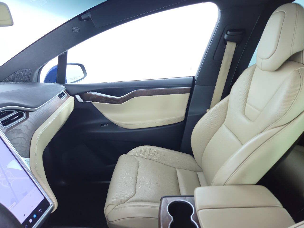 Used 2016 Tesla Model X 75D AWD/4WD image 16