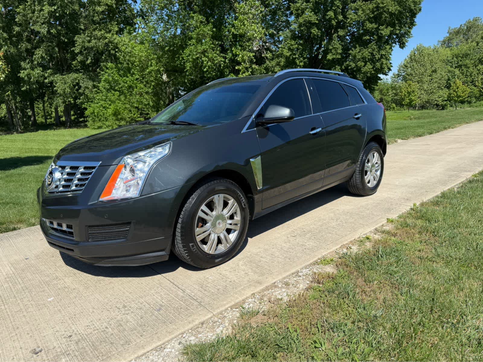 Used 2016 Cadillac SRX Luxury w/ Driver Awareness Package FWD image 1