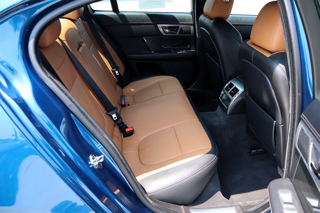 Used 2013 Jaguar XF R RWD image 26