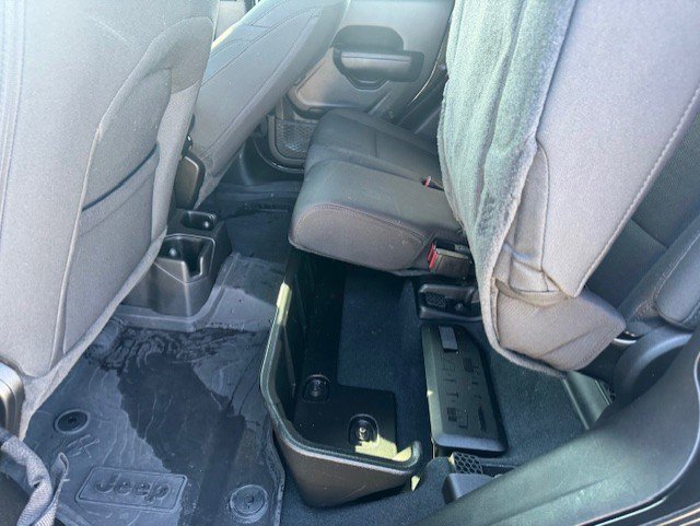 Used 2022 Jeep Gladiator Willys AWD/4WD image 30