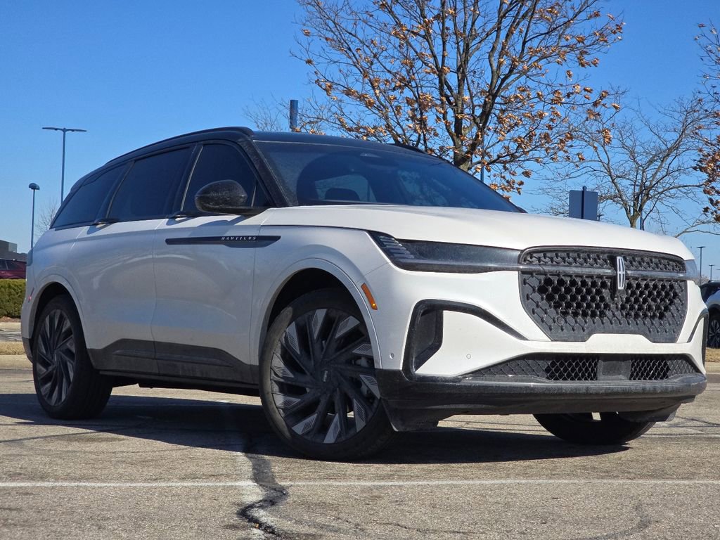 Used 2024 Lincoln Nautilus Reserve w/ Equipment Group 203A image 2