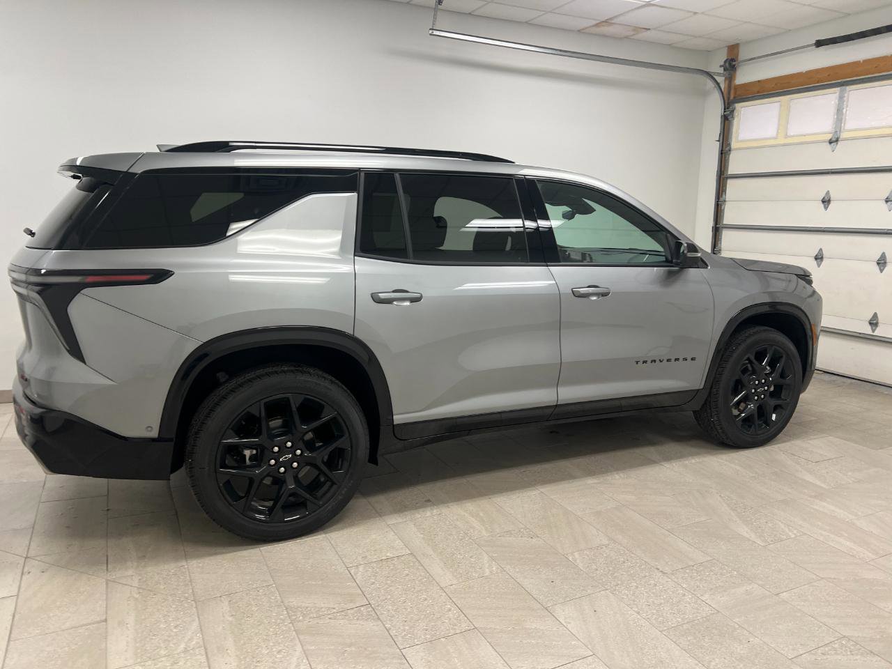 New 2026 Chevrolet Traverse RS w/ LPO, Floor Liner Package AWD/4WD image 14