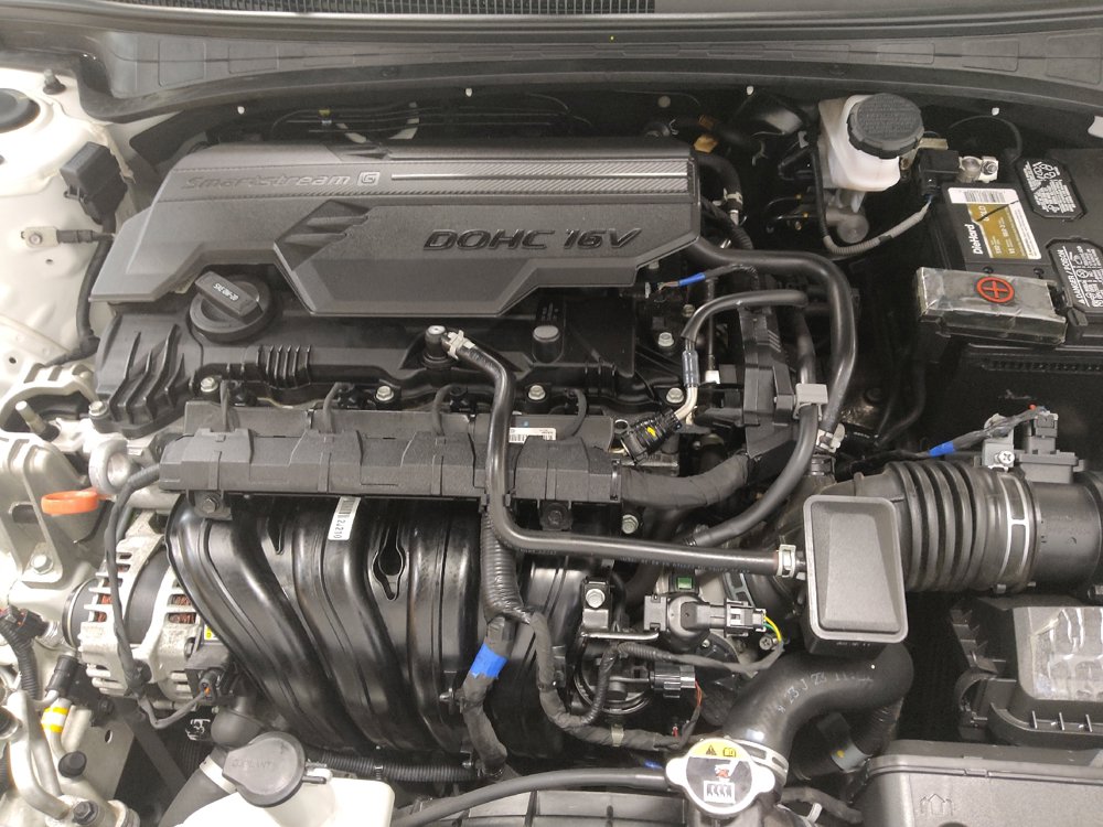 Used 2024 Hyundai Elantra SE FWD image 30