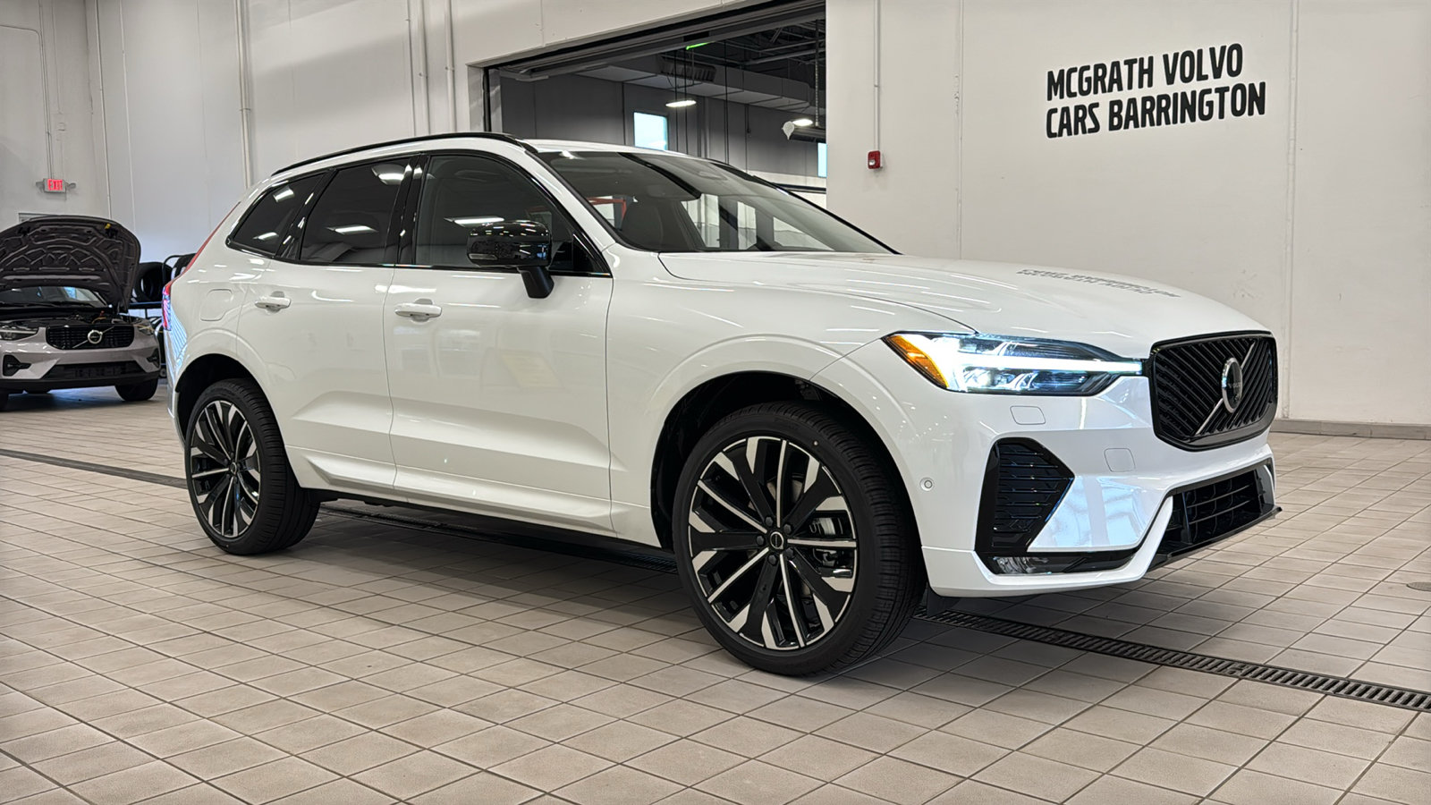 New 2026 Volvo XC60 B5 Ultra w/ Protection Package Premier AWD/4WD image 3