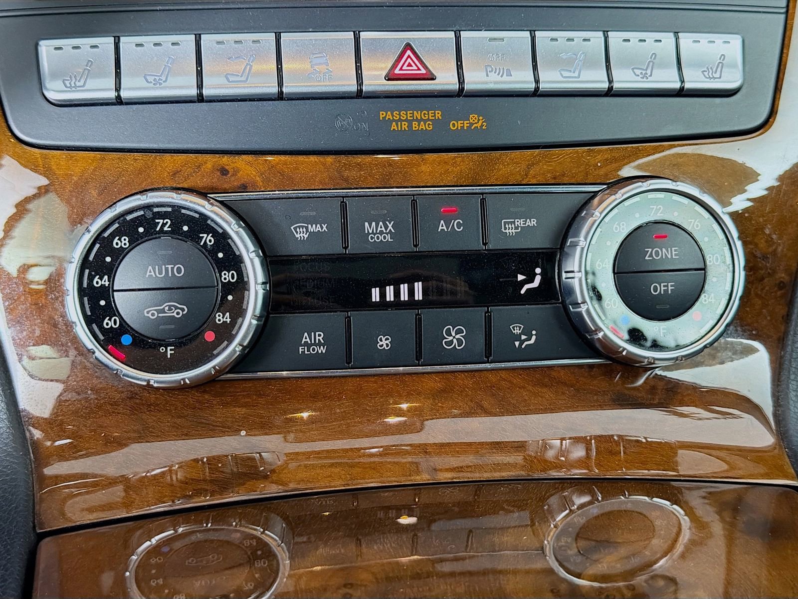 Used 2014 Mercedes-Benz SL 550 image 16